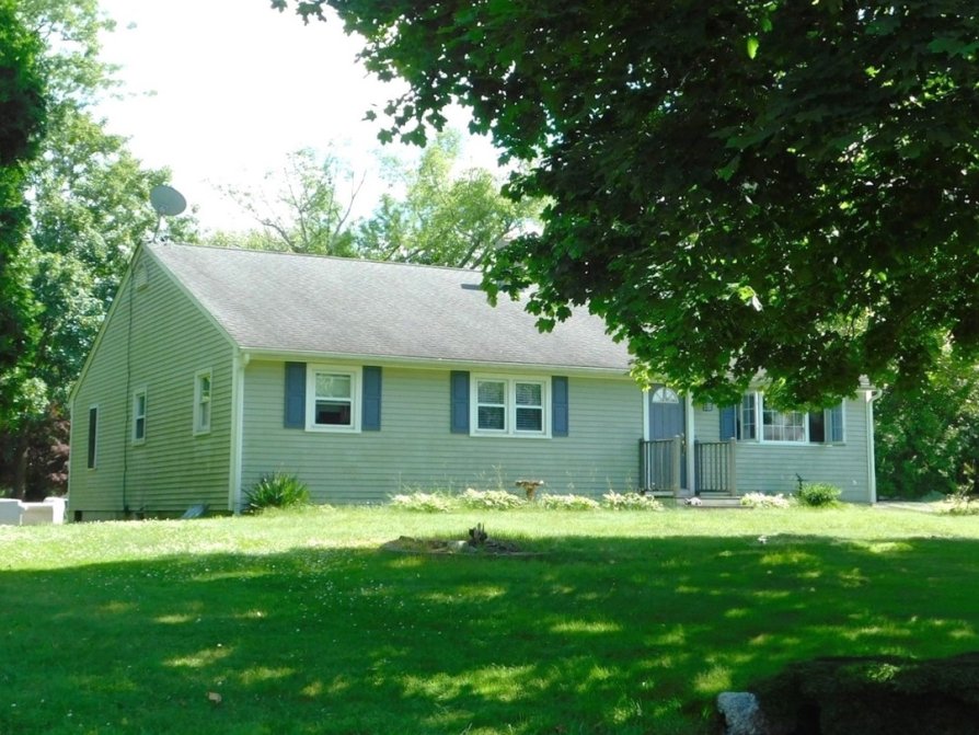 28 Roosevelt Drive, Bristol, RI